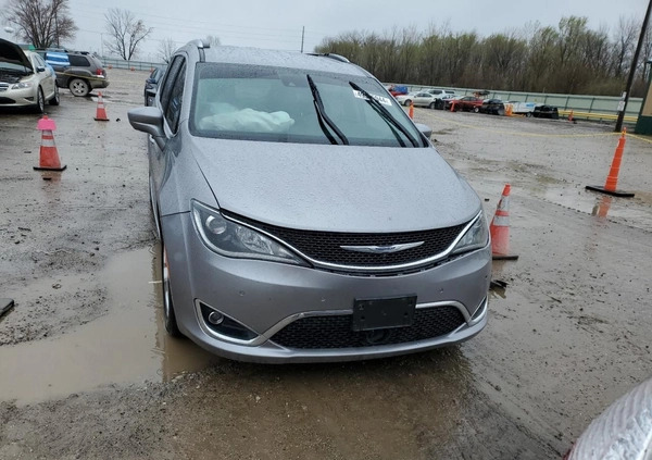 Chrysler Pacifica cena 48000 przebieg: 160822, rok produkcji 2017 z Milanówek małe 67